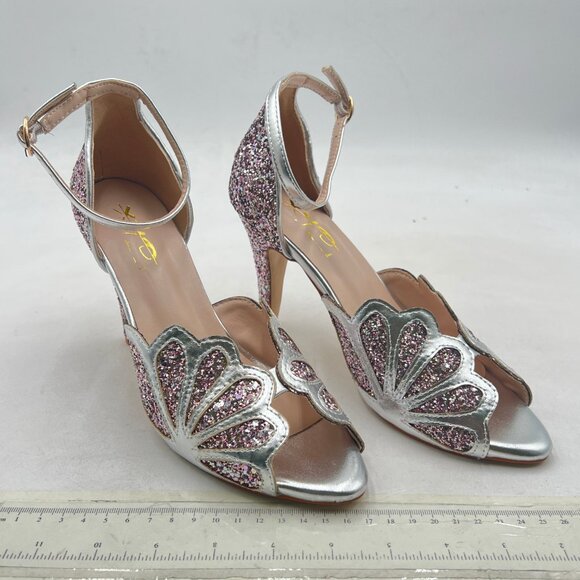 Elegant Silver Glitter Heels - Picture 3 of 7